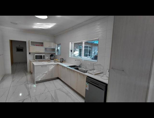 4 BEDROOM HOUSE FOR SALE IN BRACKENHURST